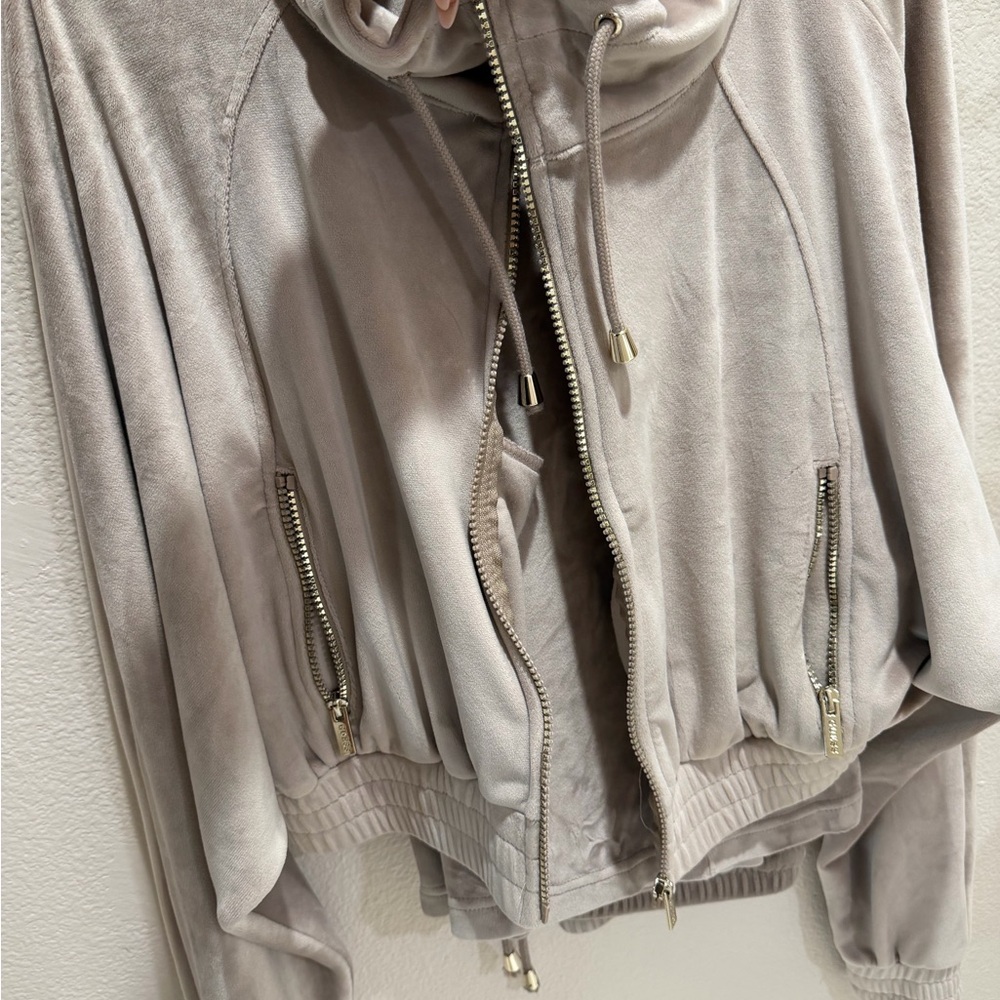 Guess Women's velour tracksuit - Picture 3 of 7